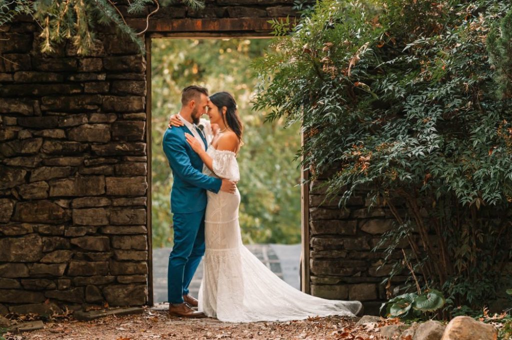 couples wedding photos knoxville botanical gardens